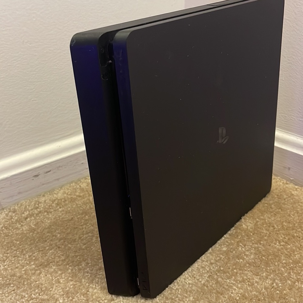 Ps4 and controller